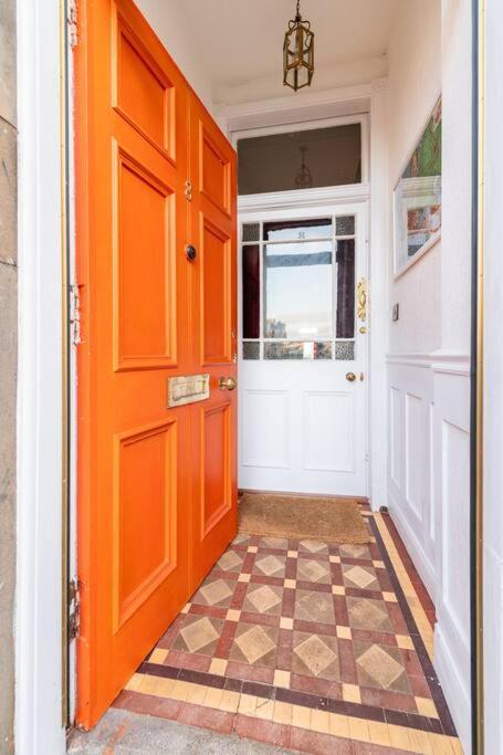 Apartamento Holyrood Park: Lush & Arty 2 Double Bed Flat Edimburgo Exterior foto