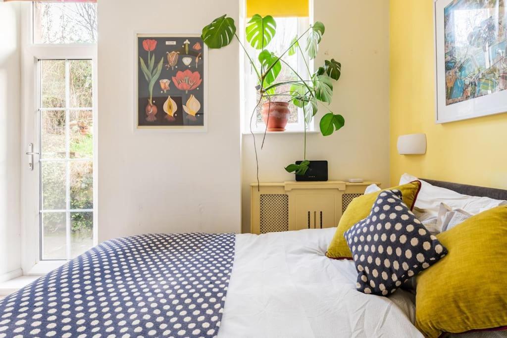 Apartamento Holyrood Park: Lush & Arty 2 Double Bed Flat Edimburgo Exterior foto